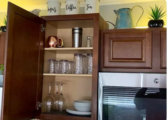 Condo Close To Stadium And Free Parking